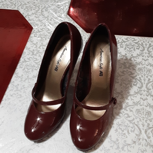 American Eagle Burgundy Heels - Picture 2 of 11